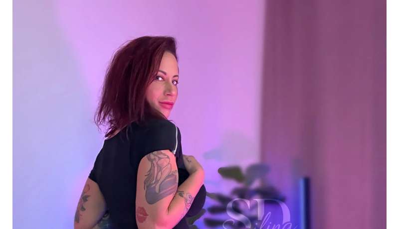 Chloe, sesso al telefono h24 e tanta fantasia